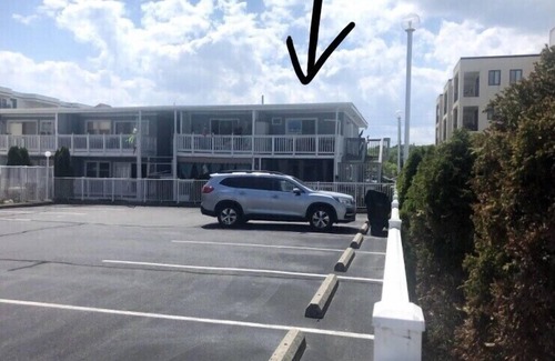 North Ocean City Condo | 5 ⭐️ 1BR-Den N.OC Condo, Ocean Blk, Balcony, Parking, Bike Week Special 9.10-9.14
