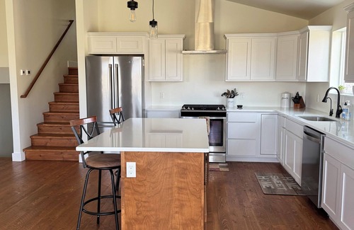 Jefferson County House | 5 acre escape in Cardwell, close to Wheat Montana and Sacajawea Hotel.