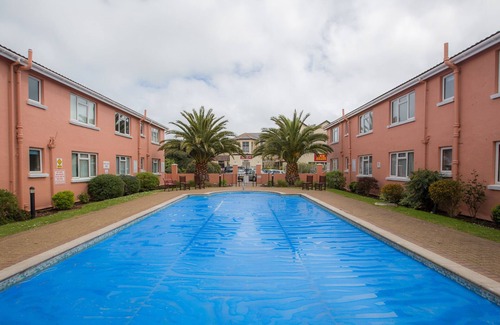 Paignton Apartment | 5* Apartment - Free Swimming Pool - Free Parking on site