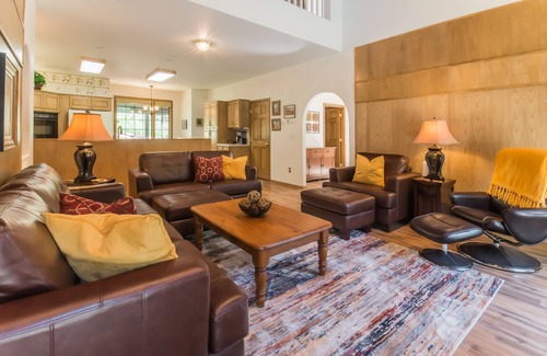 Woodland Park House | 5 bd 4 bth, AC, fireplace, hikes, waterfalls, salt water hot tub, walk to town!