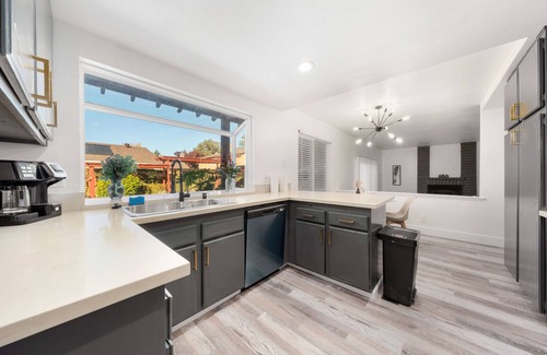 Elk Grove House | 5 BD Home/Pool/Game RM/King Bed/High Ceiling