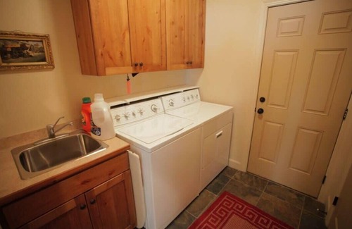 Eden House | 5 bdr 3ba Great House! Great Value! Resort FUN!