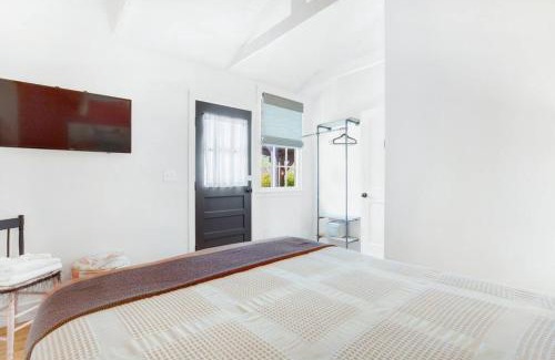 Tybee Island Apartment | 5 Bed 3 Ba Beach House w Private Pool