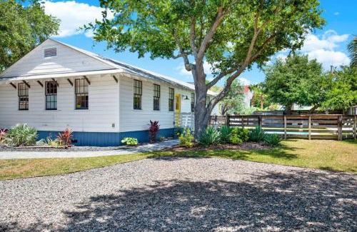 Tybee Island Apartment | 5 Bed 3 Ba Beach House w Private Pool