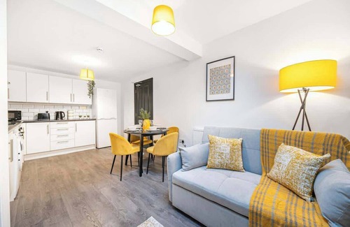Whitefield Apartment | 5-bed 5 en-suite apartment in Manchester