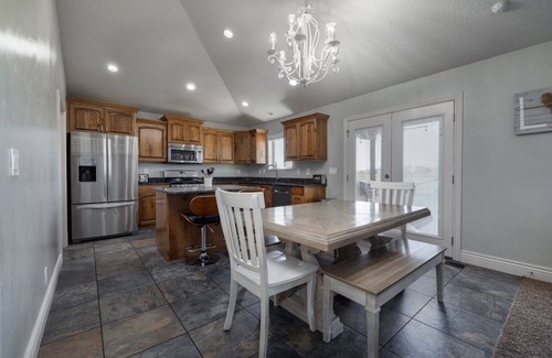 Naples House | 5-bed by Dinosaur National Monument & Green River.