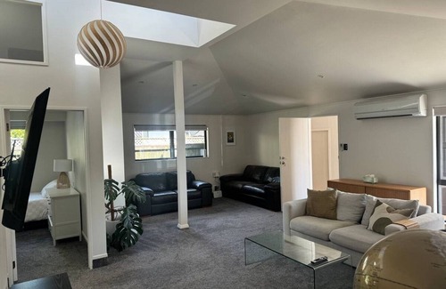 Havelock North House | 5 bed house centre of Havelock