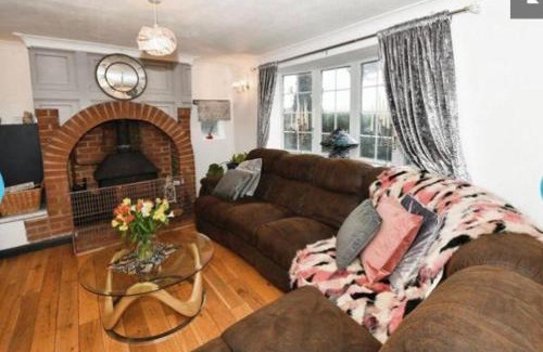 Boston House | 5 Bed House in Boston Lincolnshire- Sleeps 13