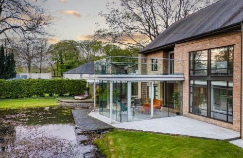 Durham House | 5 Bed in Durham 94028