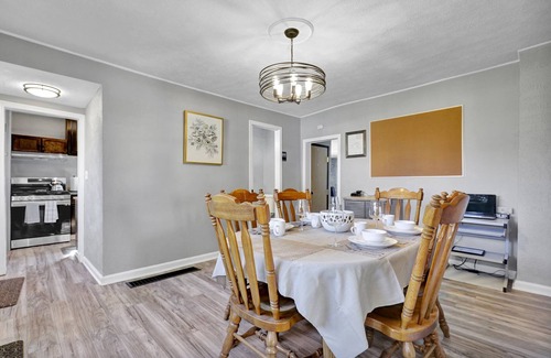 Lansing House | 5 Bedroom 7 Beds Cozy and Spacious Home