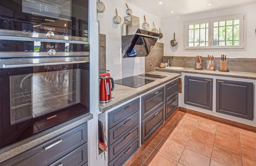 Murs House | 5 bedroom accommodation in Murs