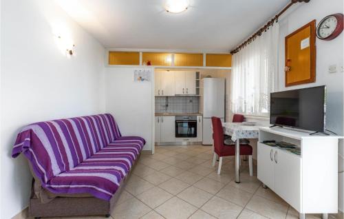 Klenovica House | 5 Bedroom Amazing Home In Klenovica