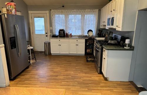 Keansburg Apartment | 5 bedroom apartment hotel