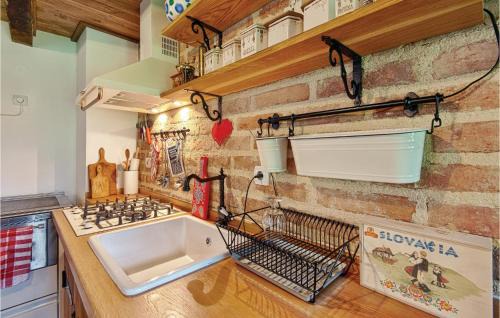 Mozenec House | 5 Bedroom Awesome Home In Novi Marof