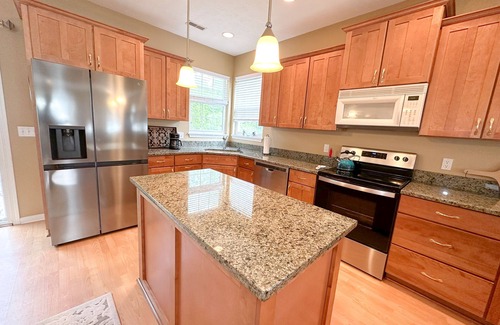 Huron House | 5 Bedroom Beach House in Old Homestead