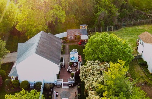 Fort Washington House | 5 Bedroom Boutique Home w/Swimspa and Backyard Oasis.