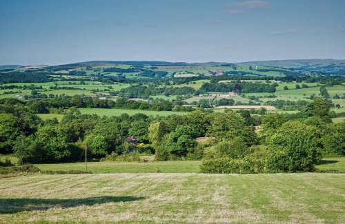 Horton House | 5 bedroom cottage in rural Staffordshire