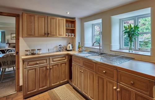 Horton House | 5 bedroom cottage in rural Staffordshire