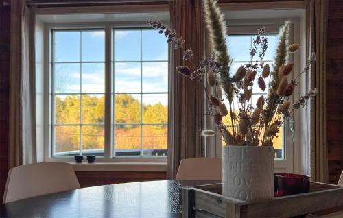 Belland House | 5 Bedroom Cozy Home In Lyngdal