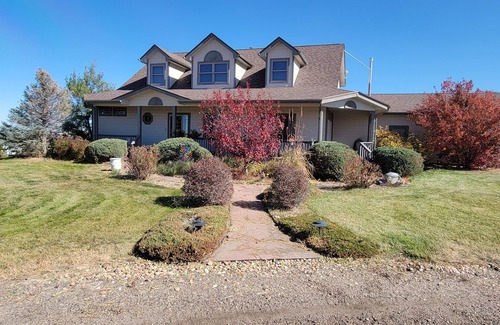 Arapahoe Other | 5-bedroom farmhouse in lovely Bennett with WiFi, AC, fitness area.nClose to DIAn