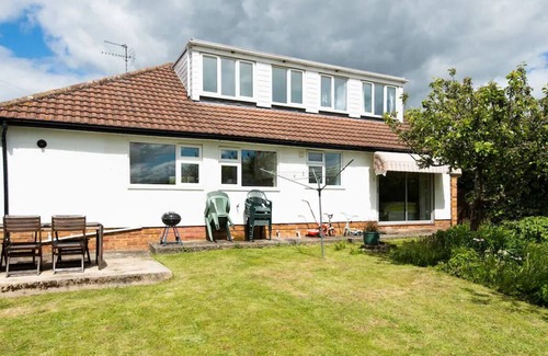 Cheltenham House | 5 bedroom gem by Pittville Park