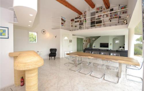 Poulx House | 5 Bedroom Gorgeous Home In Poulx