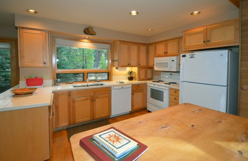 Black Butte Ranch House | 5 bedroom home, 2 King Beds-true Black Butte Ranch Feel