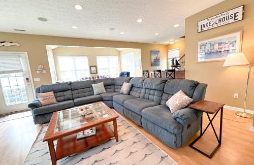 Huron House | 5 Bedroom Home in Old Homestead II