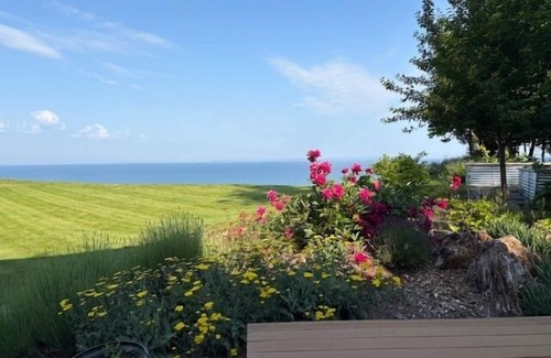 Leland House | 5-bedroom home overlooking Lk Mich. North of Leland.