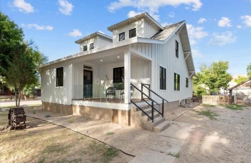 Eagle House | 5 Bedroom - Located in Old Town Eagle