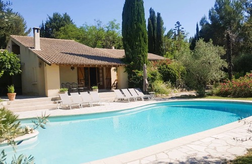 Eyragues House | 5 bedroom private vacation home in eyragues