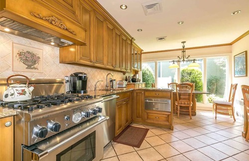 Jericho House | 5 Bedroom Ryder Cup home. 13 minutes. 9 miles to Ryder Cup.