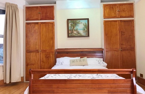 Exmouth House | 5 Bedroom Seaside Home Sleeps 10