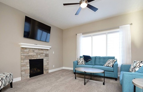 Omaha House | 5 bedroom Spacious Home w/ entertainment & 5 mins from interstate!