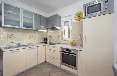 Crikvenica House | 5 bedroom stunning home in Crikvenica