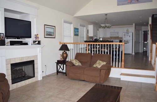 Sea Isle City House | 5 Bedroom Townhouse is conveniently located in BEACHBLOCK,