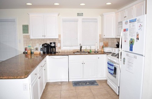 Sea Isle City House | 5 Bedroom Townhouse is conveniently located in BEACHBLOCK,