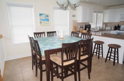 Sea Isle City House | 5 Bedroom Townhouse is conveniently located in BEACHBLOCK,