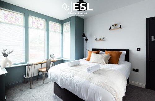 Shrewsbury House | 5 Bedroom Victorian Town House - Perfect for Contractors and Family Groups