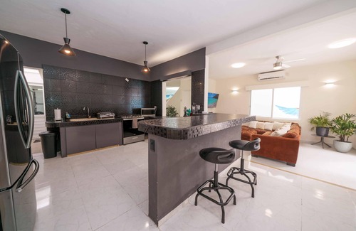Downtown Cancun Villa | 5 Bedroom Villa w/Private Pool, Roof Garden, Amazing Location and Fast Wifi