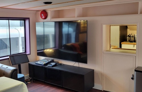 Vancouver Boat Rental | 5 Bedrooms Party Boat in Vancouver Downtown