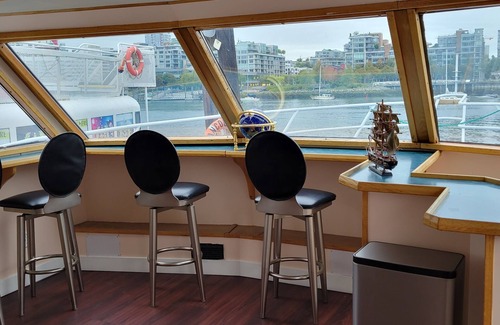 Vancouver Boat Rental | 5 Bedrooms Party Boat in Vancouver Downtown
