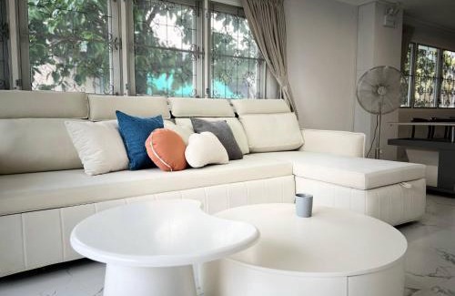 Suan Luang House | 5 beds 452sqm with Private garden Pet-friendly CCTV quiet and homey