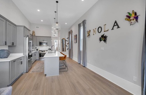 Tulane - Gravier House | 5 BR, Minutes to French Quarter & Superdome - Pool