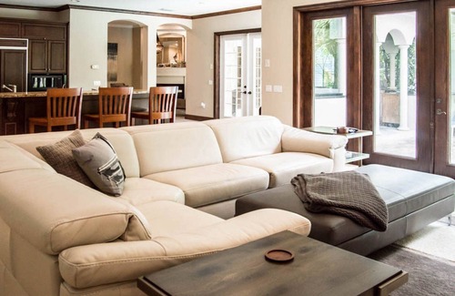 Bay Isle House | 5 BR SIESTA KEY SPA GETAWAY WITH GOLF SIMULATOR, TURFED YARD, AND MANCAVE.