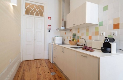 Lordelo do Ouro e Massarelos Apartment | 5 Captivating Rustic Flats w/Jacuzzi and Garden