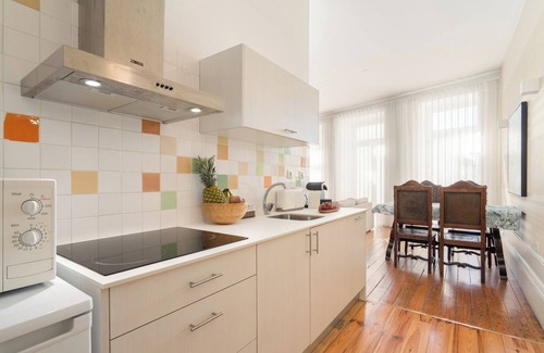 Lordelo do Ouro e Massarelos Apartment | 5 Captivating Rustic Flats w/Jacuzzi and Garden