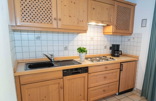 Ruhpolding Apartment | 5 Holiday apartment 85sqm, balcony, kitchenette, 2 bedrooms, 1 bed-sitting room, WLAN