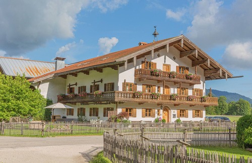 Ruhpolding Apartment | 5 Holiday apartment 85sqm, balcony, kitchenette, 2 bedrooms, 1 bed-sitting room, WLAN