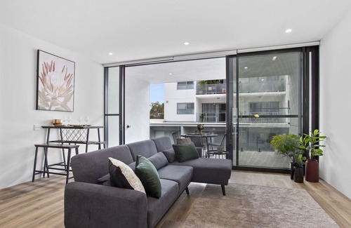 Leederville Apartment | 5 Lush Light Leederville Wheelchair PWD